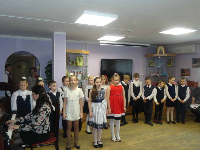 Сводный хор спел на Палехской патриотическую песню о России